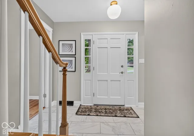 Photo 3 of Single family home for sale at 130 Beechmont Dr, Carmel, IN 46032 | MLS# 22125291 | Listing updated on 2026-10-05