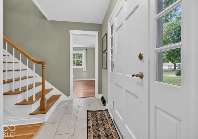 Photo 4 of Single family home for sale at 130 Beechmont Dr, Carmel, IN 46032 | MLS# 22125291 | Listing updated on 2026-10-05