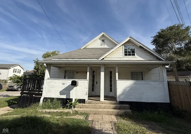 Photo 2 of Sale Pending at 921 Marion Ave, Indianapolis, IN 46221 | MLS# 22125293 | Listing updated on 2026-09-15