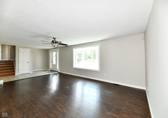 Photo 3 of Single family home for sale at 1075 S 600 East, Greenfield, IN 46140 | MLS# 22125309 | Listing updated on 2026-10-02