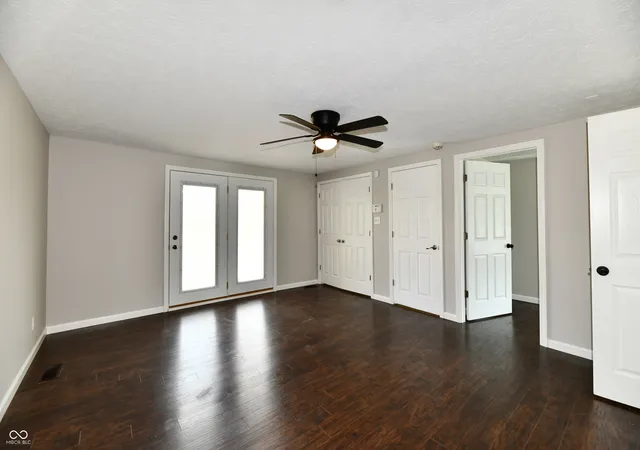 Photo 4 of Single family home for sale at 1075 S 600 East, Greenfield, IN 46140 | MLS# 22125309 | Listing updated on 2026-10-02