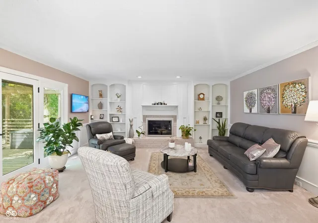 Photo 3 of Sale Pending at 8510 Bluefin Cir, Indianapolis, IN 46236 | MLS# 22125318 | Listing updated on 2026-09-27