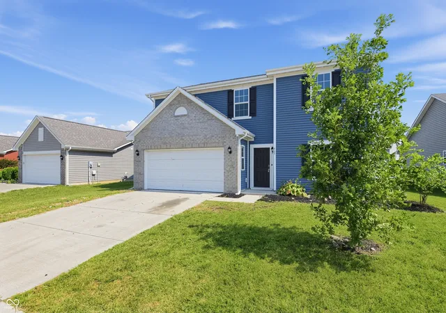 Single family home for sale at 485 Haywood Dr, Greenfield, IN 46140 | MLS# 22125328