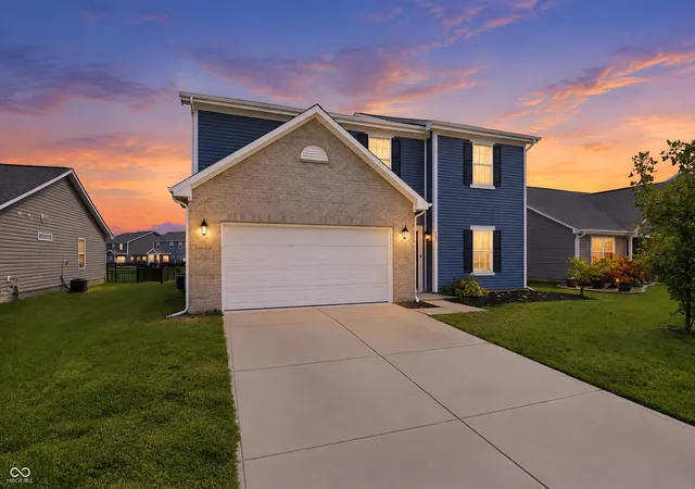 Photo 1 of Single family home for sale at 485 Haywood Dr, Greenfield, IN 46140 | MLS# 22125328 | Listing updated on 2026-09-21