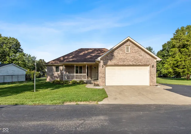Photo 1 of Sale Pending at 6668 E County Rd 350 N, Brownsburg, IN 46112 | MLS# 22125336 | Listing updated on 2026-10-04