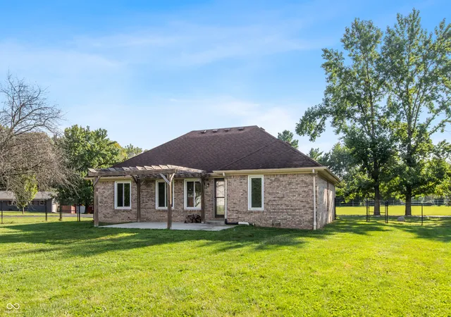 Photo 2 of Sale Pending at 6668 E County Rd 350 N, Brownsburg, IN 46112 | MLS# 22125336 | Listing updated on 2026-10-04