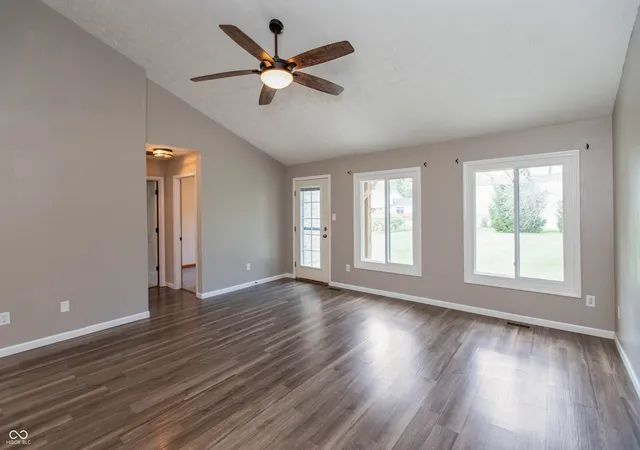 Photo 3 of Sale Pending at 6668 E County Rd 350 N, Brownsburg, IN 46112 | MLS# 22125336 | Listing updated on 2026-10-04