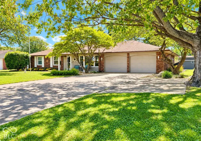 Photo 3 of Single family home for sale at 1315 E 500 North, Anderson, IN 46012 | MLS# 22125337 | Listing updated on 2026-09-25