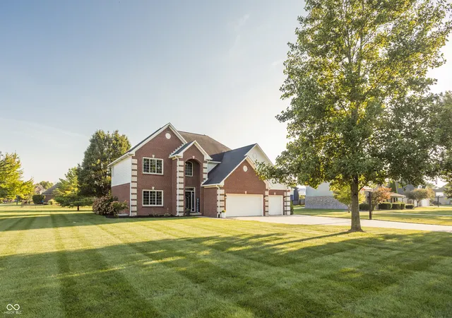 Photo 1 of Sale Pending at 4665 Devonshire Dr, Pittsboro, IN 46167 | MLS# 22125343 | Listing updated on 2026-09-19