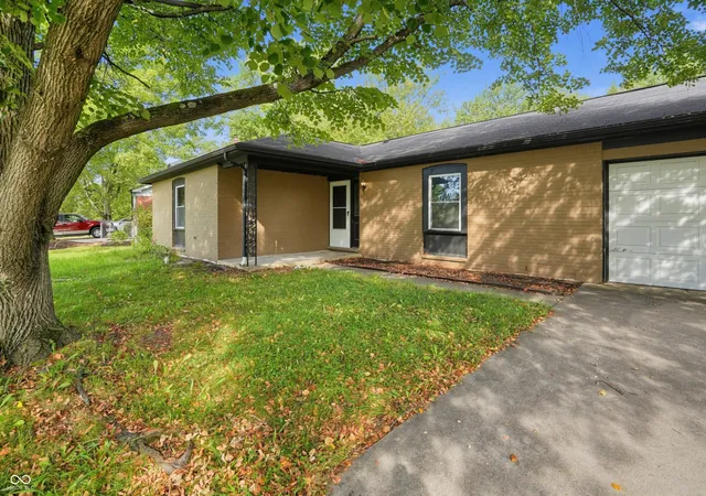Photo 2 of Sale Pending at 8430 Skyway Dr, Indianapolis, IN 46219 | MLS# 22125345 | Listing updated on 2026-09-24