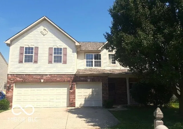 Photo 1 of Single family home for sale at 4933 Birmingham Dr, Indianapolis, IN 46235 | MLS# 22125346 | Listing updated on 2026-09-28