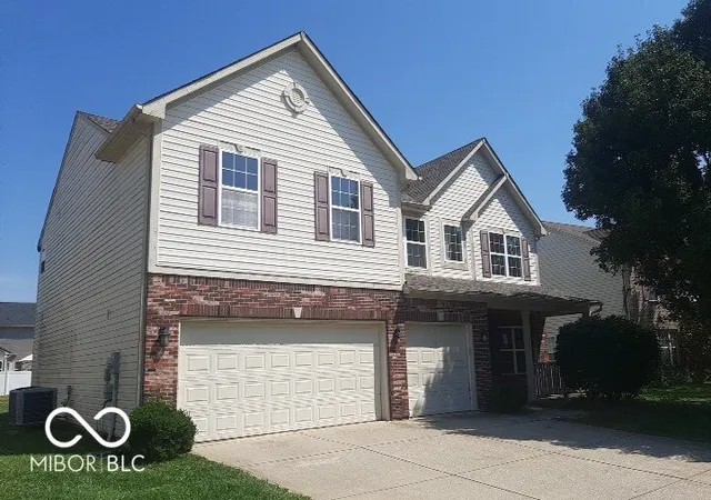 Photo 2 of Single family home for sale at 4933 Birmingham Dr, Indianapolis, IN 46235 | MLS# 22125346 | Listing updated on 2026-09-28