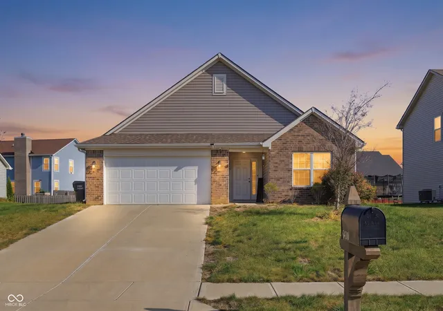 Photo 2 of Single family home for sale at 6430 W Mulberry Way, Greenfield, IN 46140 | MLS# 22125355 | Listing updated on 2026-10-05