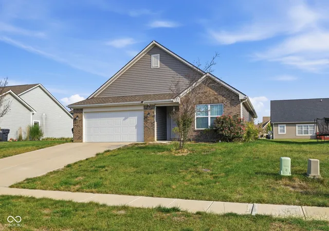 Photo 3 of Single family home for sale at 6430 W Mulberry Way, Greenfield, IN 46140 | MLS# 22125355 | Listing updated on 2026-10-05