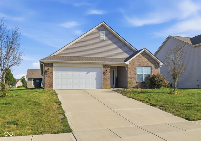 Photo 3 of Single family home for sale at 6430 W Mulberry Way, Greenfield, IN 46140 | MLS# 22125355 | Listing updated on 2026-10-05