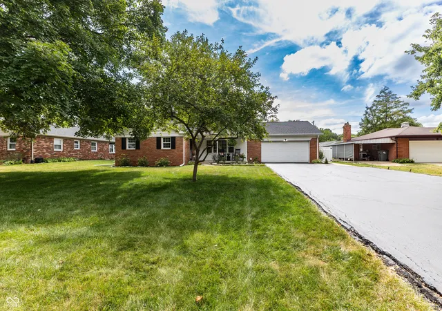 Photo 3 of Sale Pending at 6821 Willoughby Ct, Indianapolis, IN 46214 | MLS# 22125361 | Listing updated on 2026-09-26