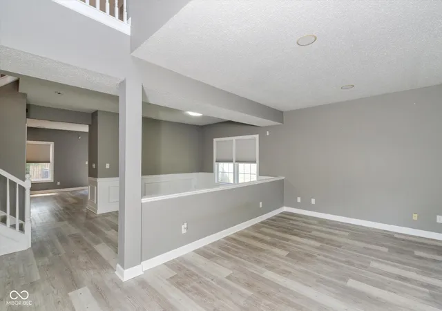 Photo 2 of Single family home for sale at 6517 Heritage Hl Dr, Indianapolis, IN 46237 | MLS# 22125365 | Listing updated on 2026-09-22