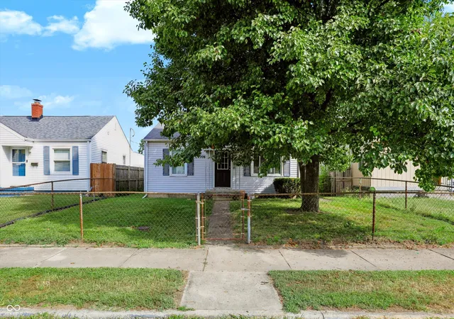 Photo 2 of Sale Pending at 2006 Calhoun St, Indianapolis, IN 46203 | MLS# 22125373 | Listing updated on 2026-10-27