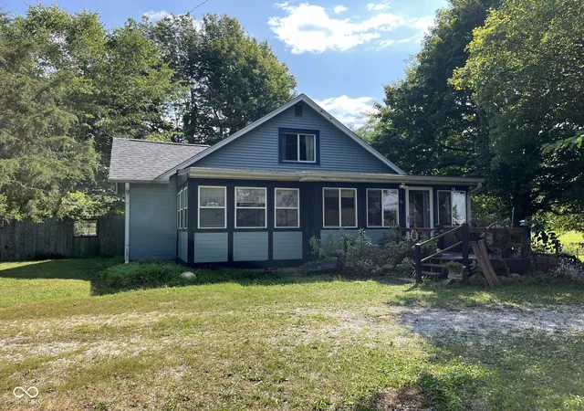 Single family home for sale at 305 E County Rd 900 S, Clayton, IN 46118 | MLS# 22125403