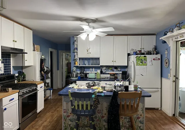 Photo 2 of Single family home for sale at 305 E County Rd 900 S, Clayton, IN 46118 | MLS# 22125403 | Listing updated on 2026-09-21