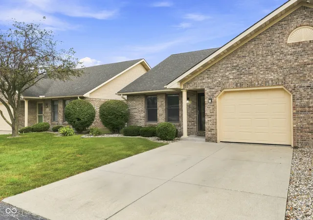 Photo 3 of Sale Pending at 214 Doral Park Dr, Kokomo, IN 46901 | MLS# 22125412 | Listing updated on 2026-10-06