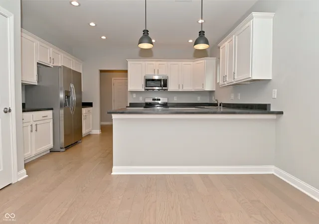 Photo 4 of Sale Pending at 941 N Bradley Ave, Indianapolis, IN 46201 | MLS# 22125425 | Listing updated on 2026-10-09