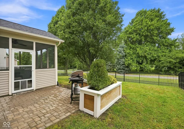 Photo 3 of Single family home for sale at 10662 Landsbrook Run N, Noblesville, IN 46060 | MLS# 22125446 | Listing updated on 2026-09-25