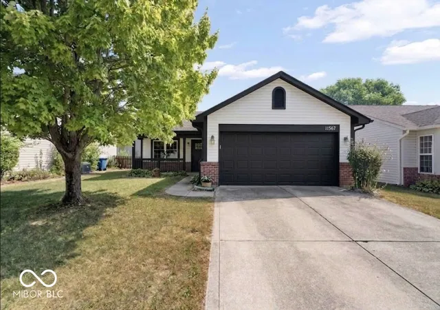 Photo 2 of Single family home for sale at 11267 Harrington Ln, Fishers, IN 46038 | MLS# 22125473 | Listing updated on 2026-09-23