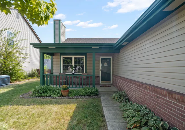 Photo 3 of Single family home for sale at 11267 Harrington Ln, Fishers, IN 46038 | MLS# 22125473 | Listing updated on 2026-09-23