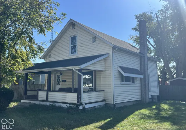 Photo 1 of Single family home for sale at 407 E College St, Crawfordsville, IN 47933 | MLS# 22125498 | Listing updated on 2026-10-27