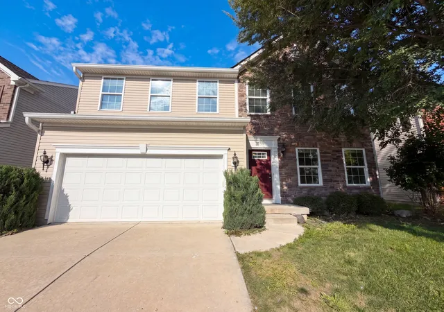 Single family home for sale at 628 Reunion Ln, Greenwood, IN 46143 | MLS# 22125501