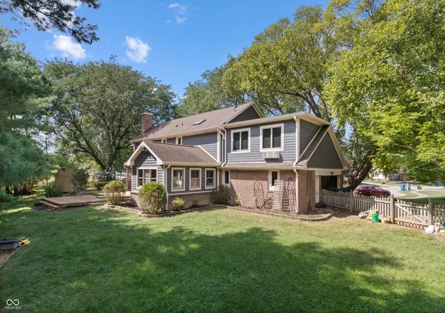 Photo 2 of Single family home for sale at 13111 Derbyshire Ct, Carmel, IN 46033 | MLS# 22125521 | Listing updated on 2026-09-24