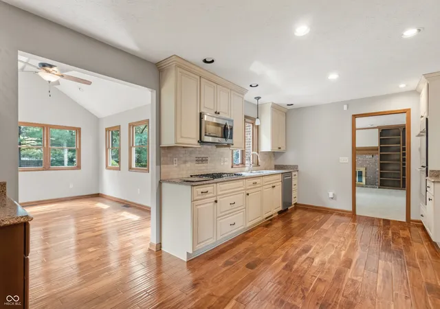 Photo 3 of Single family home for sale at 13111 Derbyshire Ct, Carmel, IN 46033 | MLS# 22125521 | Listing updated on 2026-10-07