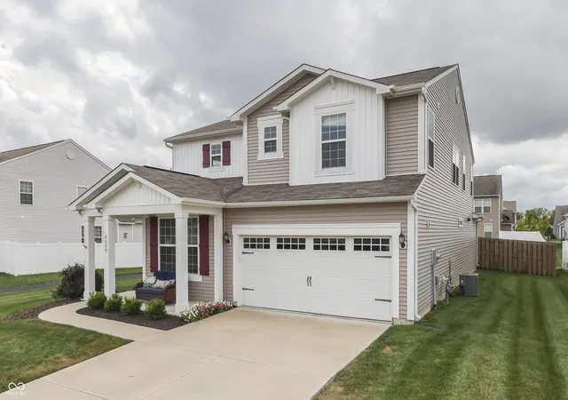 Photo 3 of Single family home for sale at 6609 Harvest Moon Ln, Whitestown, IN 46075 | MLS# 22125531 | Listing updated on 2026-10-06
