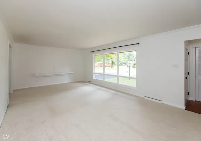 Photo 3 of Sale Pending at 4240 Roselawn Ave, Columbus, IN 47203 | MLS# 22125540 | Listing updated on 2026-09-14