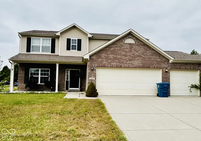 Photo 2 of Single family home for sale at 3832 Boundary Bay Dr, Indianapolis, IN 46217 | MLS# 22125541 | Listing updated on 2026-10-05