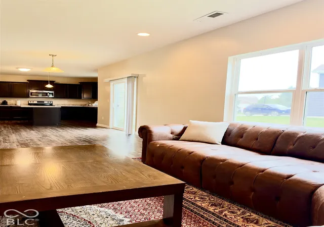 Photo 3 of Single family home for sale at 3832 Boundary Bay Dr, Indianapolis, IN 46217 | MLS# 22125541 | Listing updated on 2026-10-05