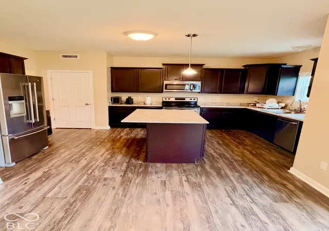 Photo 4 of Single family home for sale at 3832 Boundary Bay Dr, Indianapolis, IN 46217 | MLS# 22125541 | Listing updated on 2026-10-05