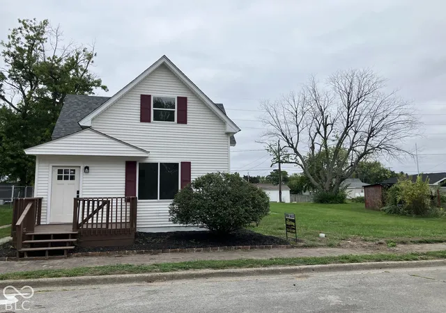 Photo 1 of Single family home for sale at 1914 S L St, Elwood, IN 46036 | MLS# 22125542 | Listing updated on 2026-09-25