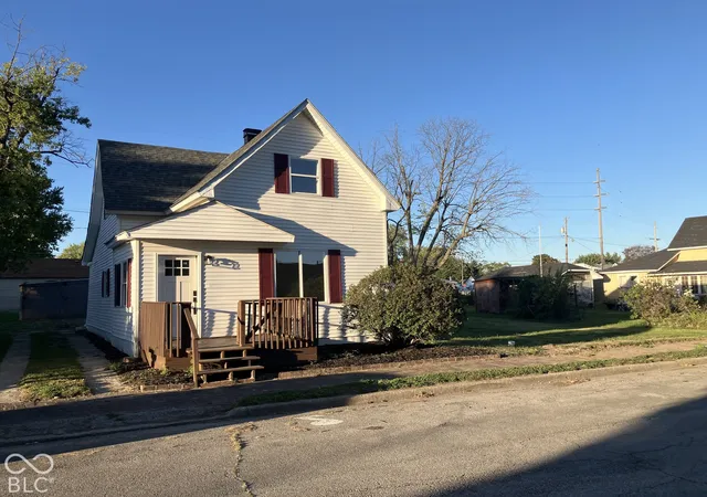 Photo 3 of Single family home for sale at 1914 S L St, Elwood, IN 46036 | MLS# 22125542 | Listing updated on 2026-10-06