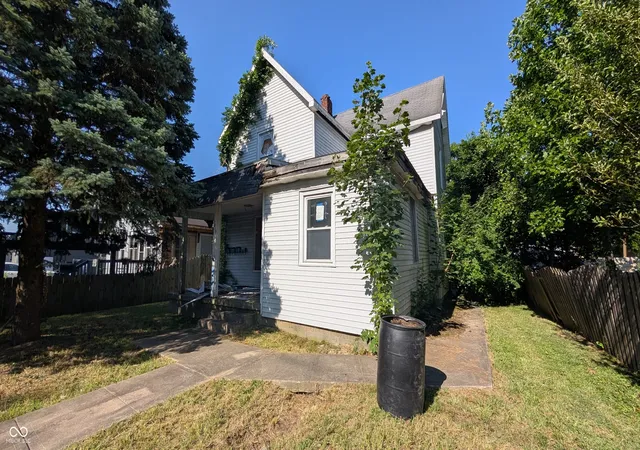 Photo 1 of Sale Pending at 2017 Columbus Ave, Anderson, IN 46016 | MLS# 22125552 | Listing updated on 2026-10-22
