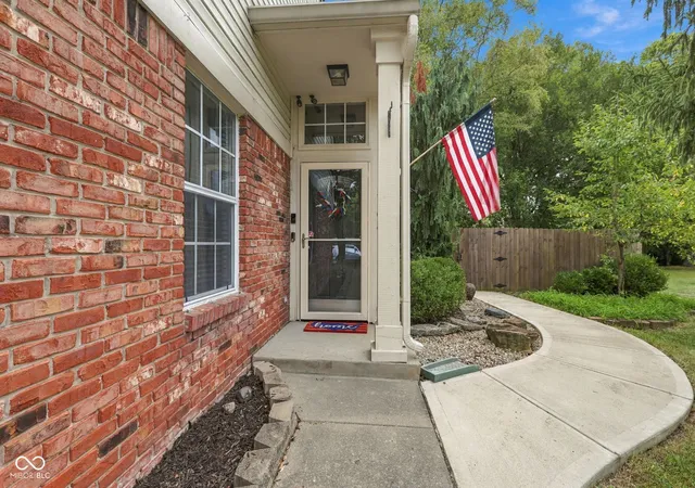 Photo 3 of Sale Pending at 5105 Hawks Crescent Ct, Indianapolis, IN 46254 | MLS# 22125572 | Listing updated on 2026-09-15