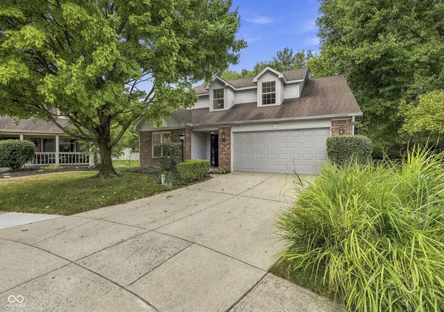 Photo 1 of Single family home for sale at 4601 Comn Vista, Indianapolis, IN 46220 | MLS# 22125585 | Listing updated on 2026-10-02
