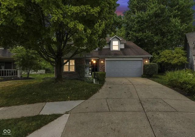 Photo 3 of Single family home for sale at 4601 Comn Vista, Indianapolis, IN 46220 | MLS# 22125585 | Listing updated on 2026-10-02