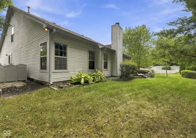 Photo 4 of Single family home for sale at 4601 Comn Vista Cir, Indianapolis, IN 46220 | MLS# 22125585 | Listing updated on 2026-10-30