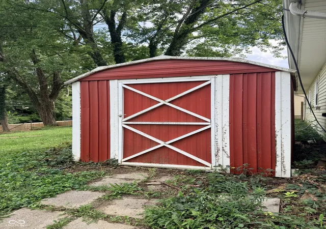 Photo 2 of Single family home for sale at 521 N Arlington St, Greencastle, IN 46135 | MLS# 22125610 | Listing updated on 2026-09-16