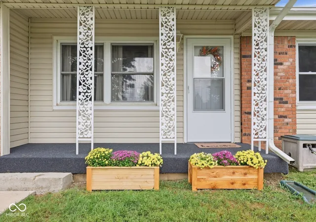 Photo 3 of Single family home for sale at 5918 N State Rd 9, Shelbyville, IN 46176 | MLS# 22125612 | Listing updated on 2026-09-30