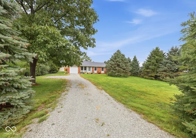 Photo 4 of Single family home for sale at 5918 N State Rd 9, Shelbyville, IN 46176 | MLS# 22125612 | Listing updated on 2026-10-16
