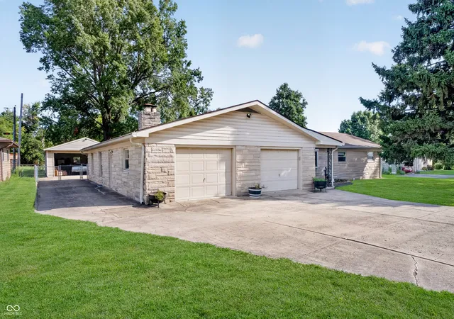 Photo 2 of Single family home for sale at 10420 Bradford Rd, Avon, IN 46123 | MLS# 22125619 | Listing updated on 2026-09-30