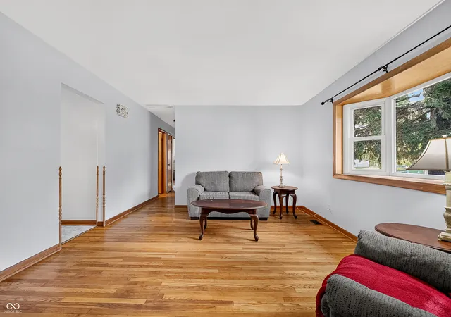 Photo 3 of Single family home for sale at 10420 Bradford Rd, Avon, IN 46123 | MLS# 22125619 | Listing updated on 2026-09-30
